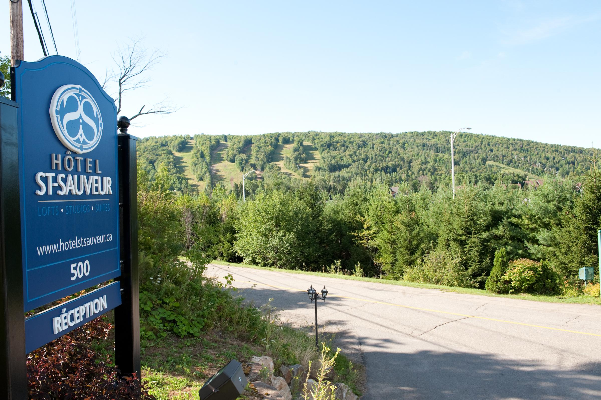 Hotel St-Sauveur Saint-Sauveur-des-Monts Zewnętrze zdjęcie