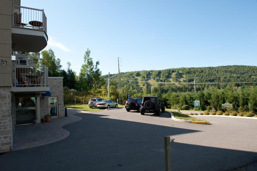 Hotel St-Sauveur Saint-Sauveur-des-Monts Zewnętrze zdjęcie